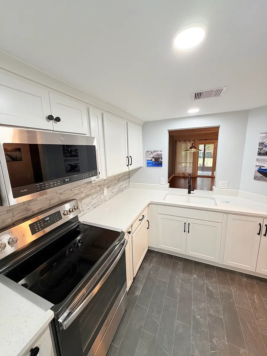 Building Photo - 8129 Village Gate Ct