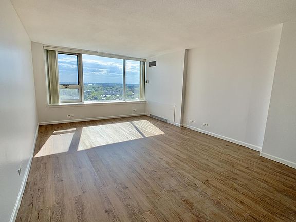 5th image of 2728 N Hampden Ct APT 1802