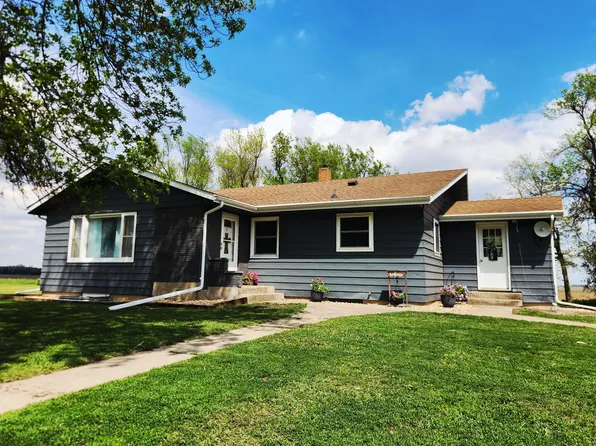 1055 141st St, Pipestone, MN 56164