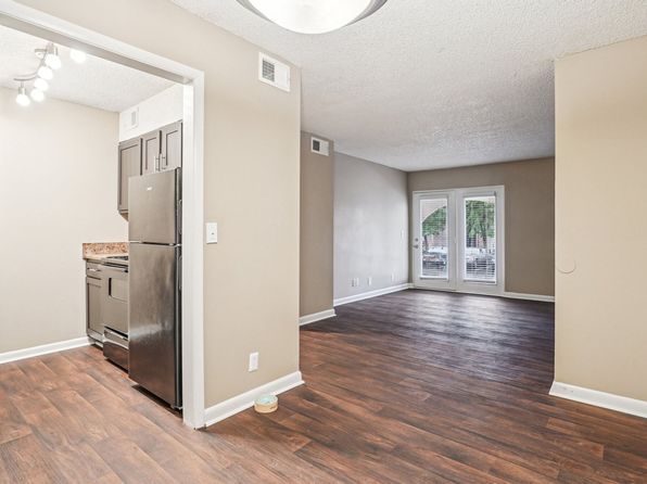 1598 Crestview Dr #C-37