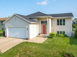 2904 Bandel Ct NW, Rochester, MN 55901