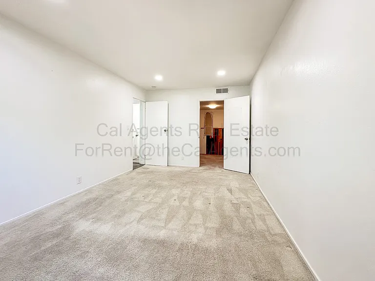 2306 D St — Photo 8