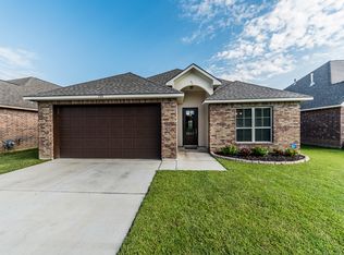 208 Travailleur Rd, Lafayette, LA 70506