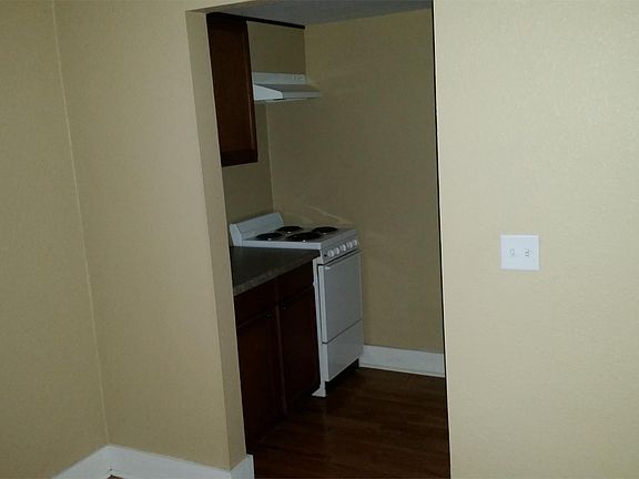 2nd image of 932 E College St #14117149
