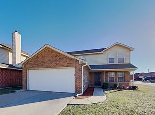 9857 Stoney Bridge Rd, Fort Worth, TX 76108