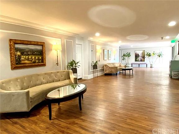 3rd image of 21650 Burbank Blvd Unit 303