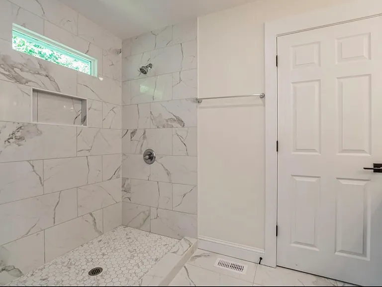 435 Lansing St — Photo 13