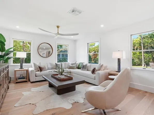 6260 Waxmyrtle WAY, NAPLES, FL 34109