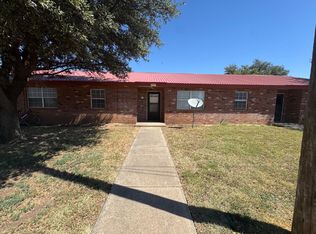 909 3rd St, Lorenzo, TX 79343