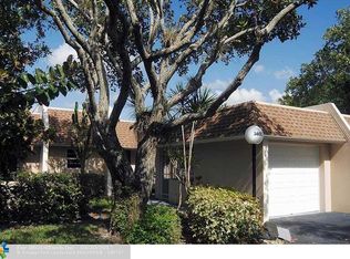 3605 Oaks Clubhouse Dr #P-18, Pompano Beach, FL 33069
