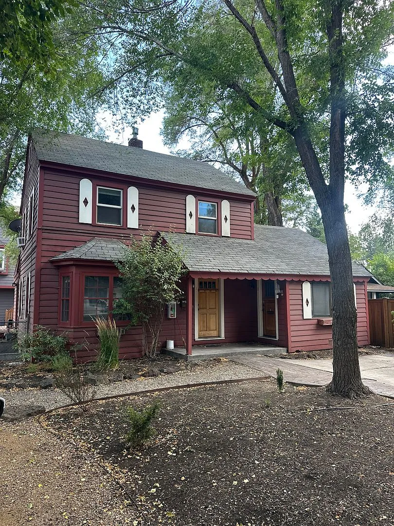 Georgia Ave, 717 NW - 00717-GEOR-00 — Photo 2
