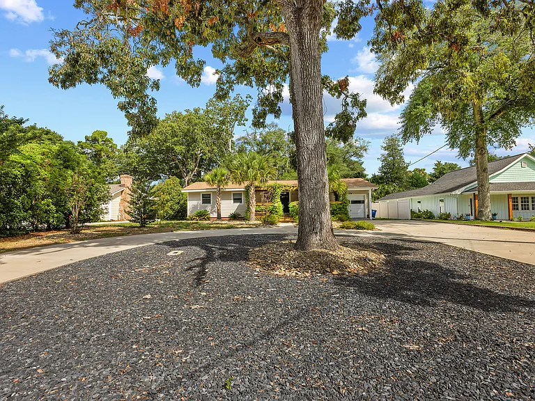 807 Bellamy Rd — Photo 36