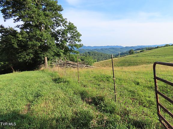 3rd image of Ballfield Rd