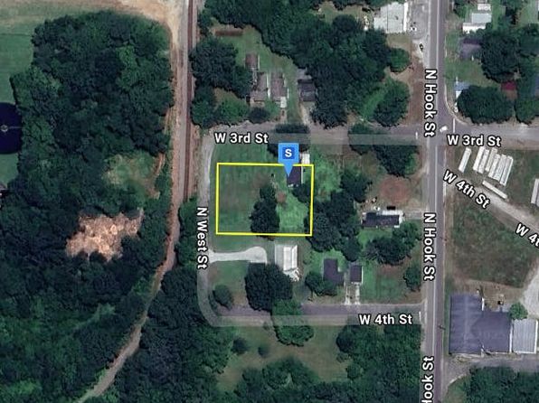 607 W 3rd St, Tuscumbia, AL 35674