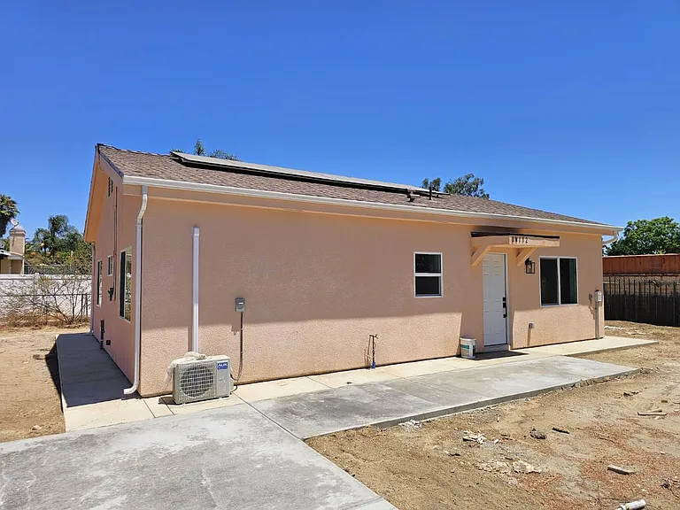 11821 Pipeline Ave #2 — Photo 3