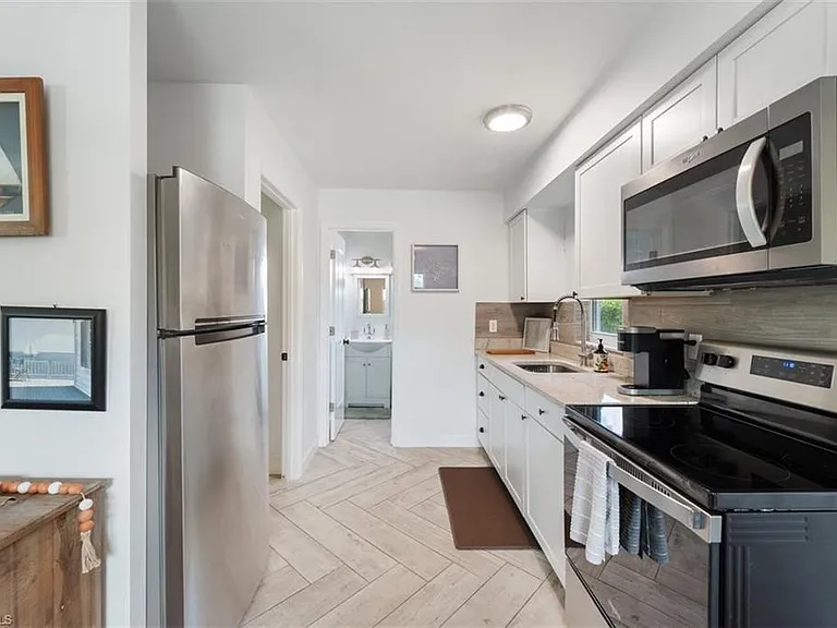 3365 Estey Ave — Photo 6
