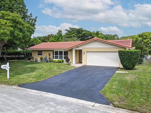 5th image of 8735 NW 29th Dr