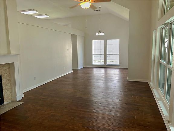 4th image of 8001 Eagle Dr