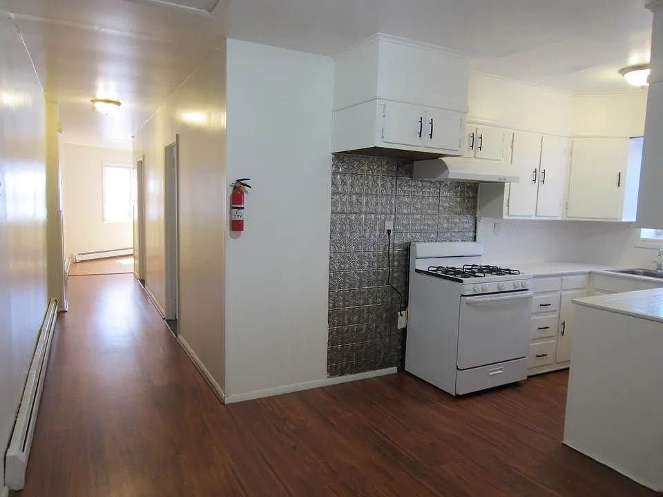 123 Montclair Ave #1L