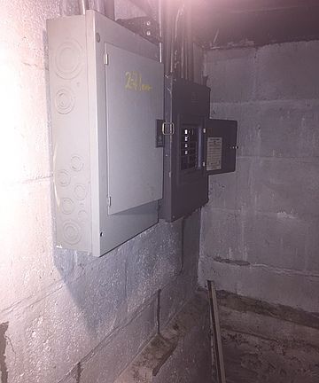 4th image of 10638 S Hoxie Ave