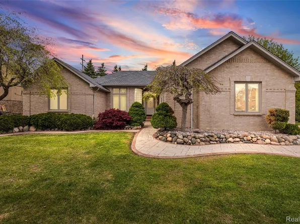 13267 Pearl Dr, Shelby Township, MI 48315