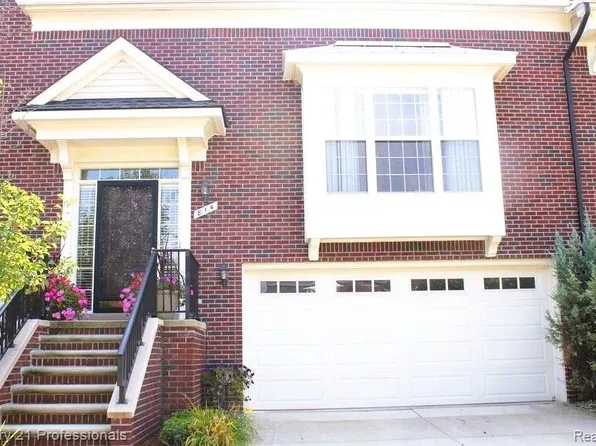 814 Sandalwood Dr, Troy, MI 48085