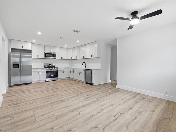 3rd image of 4409 W WYOMING AVENUE