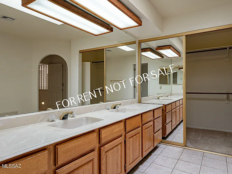 936 E Camino Diestro — Photo 34