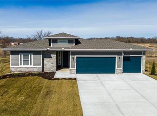 1804 Halls Creek Ave, Raymore, MO 64083