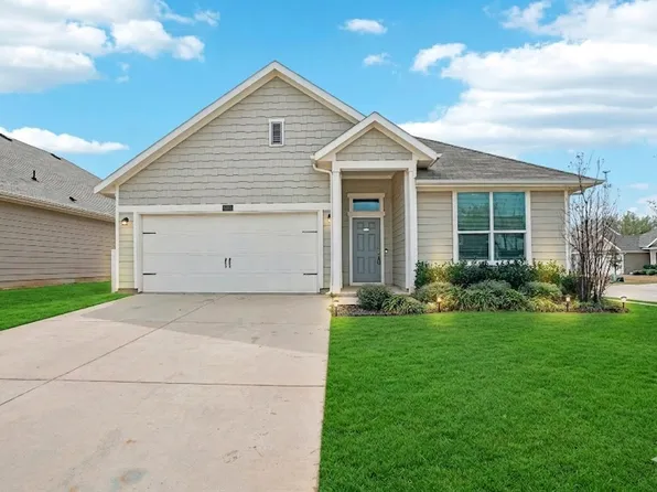 9000 Huxley Dr, Aubrey, TX 76227