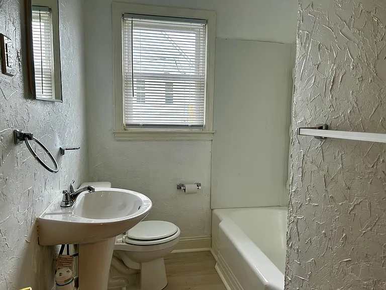 714 Mayflower Dr #B — Photo 10