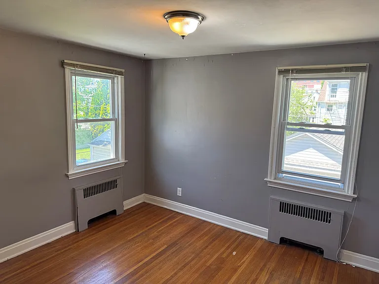 162 Rossiter Rd — Photo 19