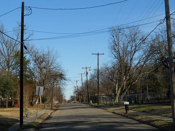 5th image of 3619 Henry St
