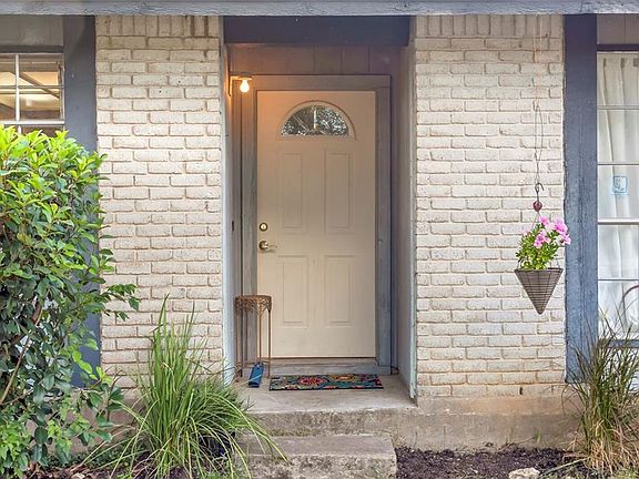 3rd image of 522 Chisholm Valley Dr