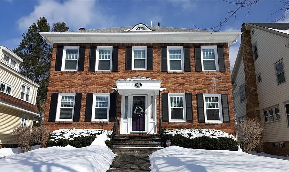 1st image of 213 Twin Hills Dr