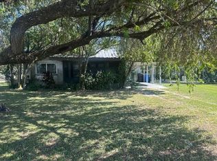 912 N Forbes Rd, Plant City, FL 33566