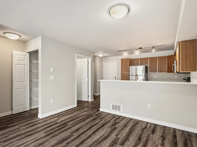 West Side Flats South — Photo 15