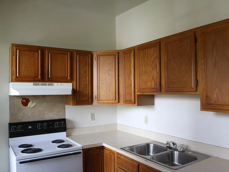 377 W 3rd St — Photo 4