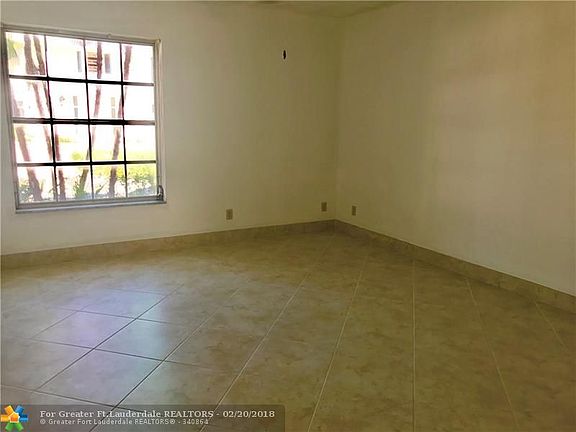 2nd image of 2270 NE 68th St APT 1905