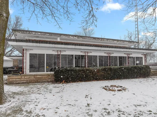 10462 S Bouse Dr, Silver Lake, IN 46982