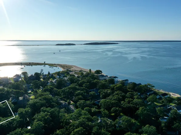 5 Oak Rd, Wainscott, NY 11963