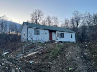 527 Canaan Rd, Hartland, ME 04943