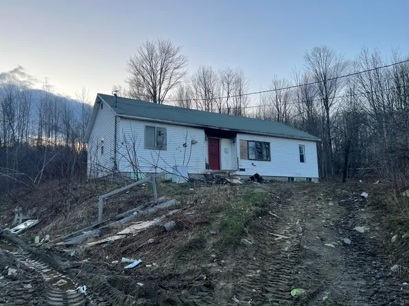 527 Canaan Road, Hartland, ME 04943