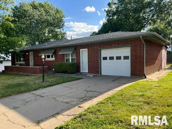 1020 S 17th St, Quincy, IL 62301