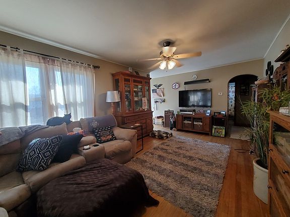 5th image of 1218 Grand St