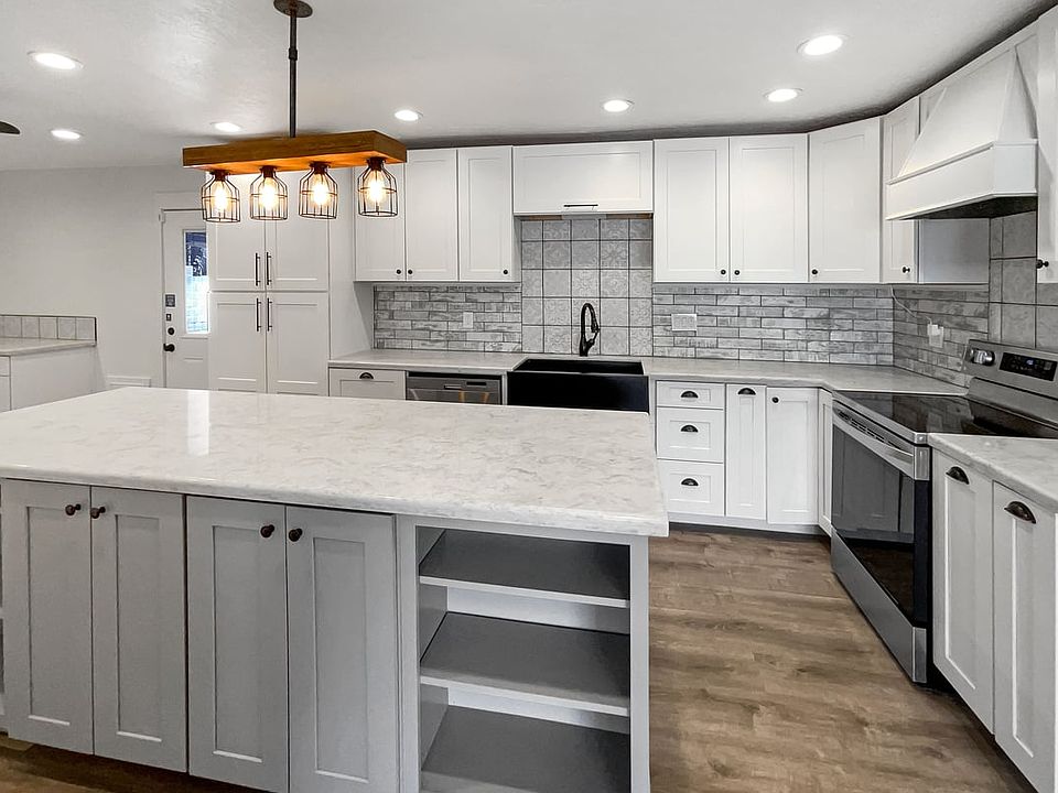 1st image of 2325 W Tierra Buena Ln