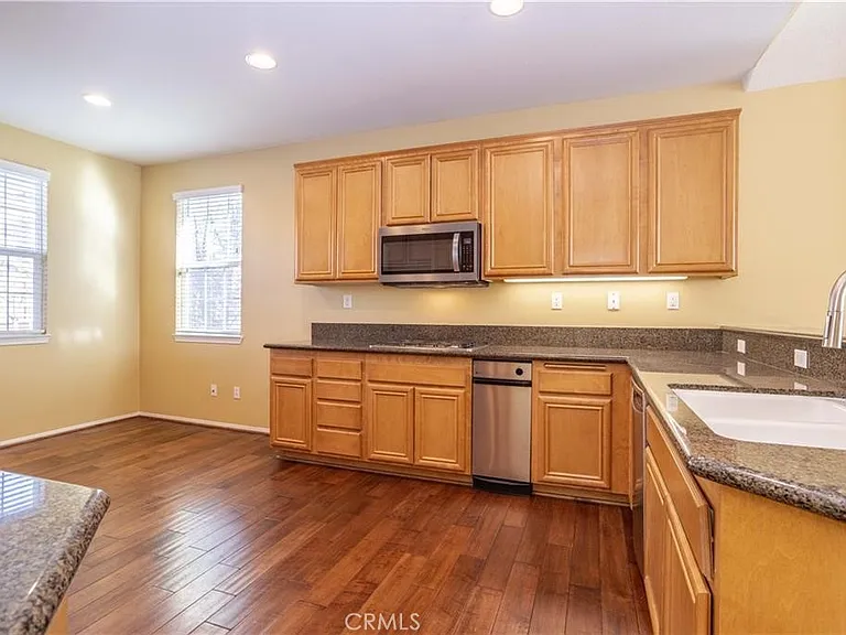 19932 Oakville Ct — Photo 8