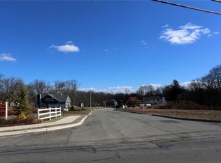 13 Yellowstone Dr, West Nyack, NY 10994