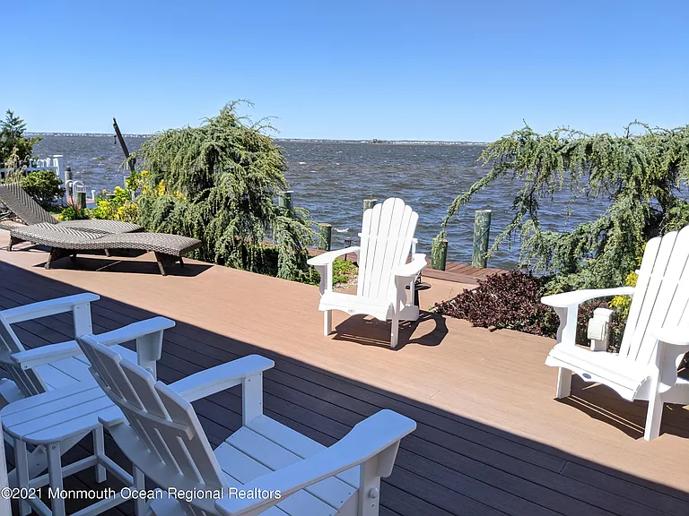 289 Monterey Cir — Photo 32
