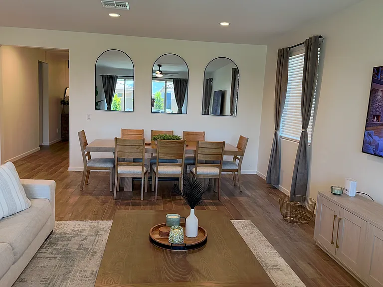 10929 W Harrison St — Photo 3